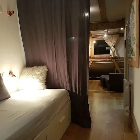 Beautiful In Centre With Superb Mountain Views Appartamento