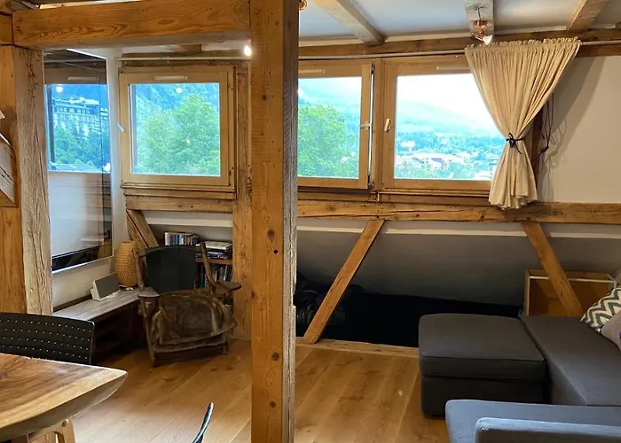 Beautiful In Centre With Superb Mountain Views Apartament *