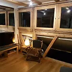 Beautiful In Centre With Superb Mountain Views Apartament *
