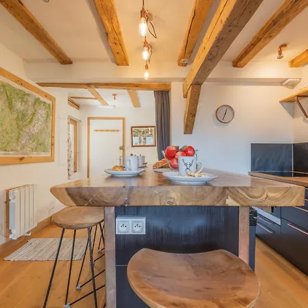 Beautiful In Centre With Superb Mountain Views Chamonix Mont Blanc