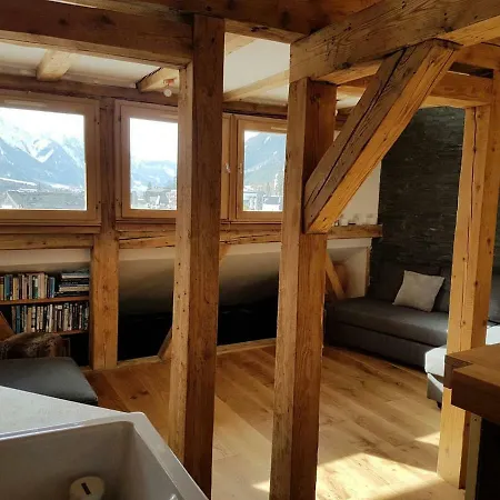Апартаменти Beautiful In Centre With Superb Mountain Views *