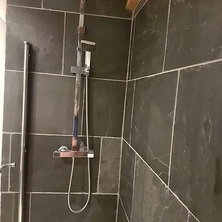 Beautiful In Centre With Superb Mountain Views