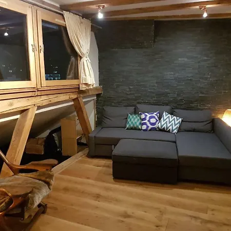 Beautiful In Centre With Superb Mountain Views Апартаменти