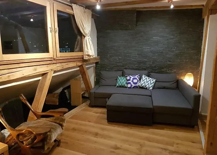 Beautiful In Centre With Superb Mountain Views Апартаменты